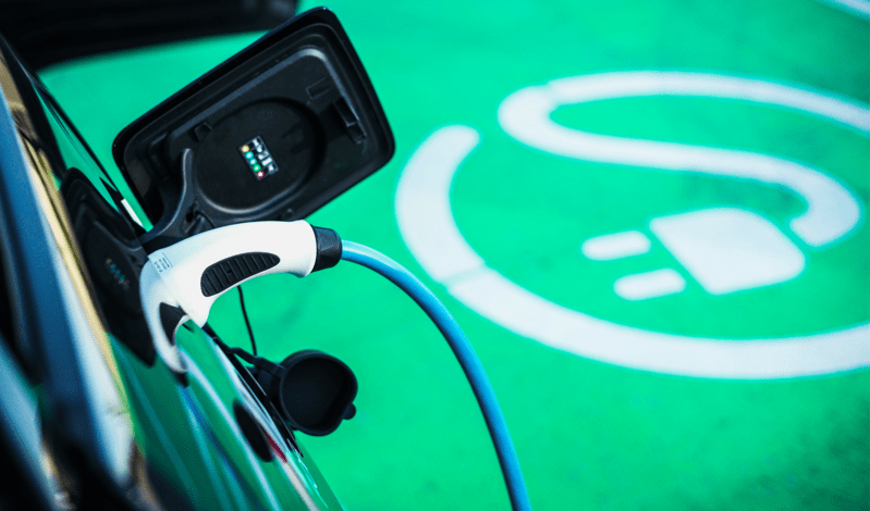 Reisen mit dem Elektroauto: Diese Kabel sind wichtig