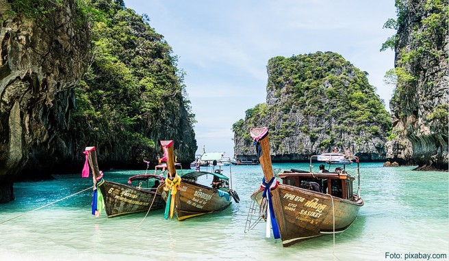 Thailand ist super zu bereisen. Busse, Bahnen, Fähren, alles ist gut organisiert. Unterwegs lernen allein reisende Frauen schnell Gleichgesinnte kennen