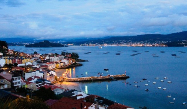 https://www.reise-preise.de/images/stories/cambados-klein.jpg In Galizien vereinen die Städtchen Cambados und O Grove spanischen Flair und kulinarische Köstlichkeiten.