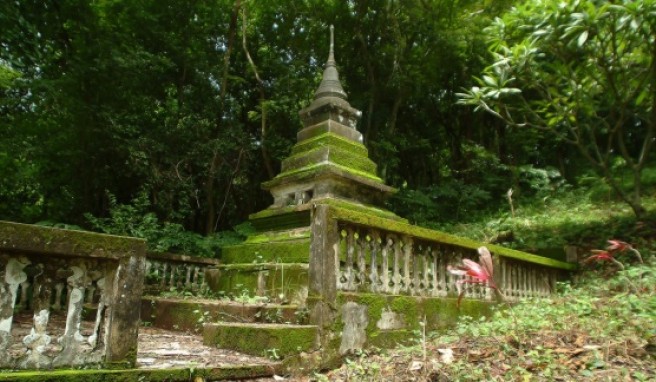 Verlassene Gedenkstätte in Chantaburi.