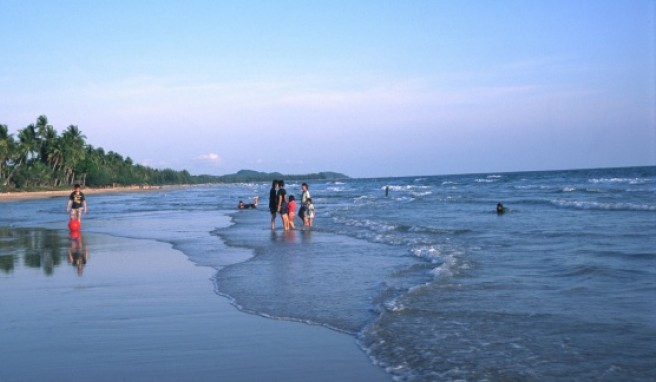 Die Strände in Chantaburi werden noch von Einheimischen besucht, ein seltener Anblick in Thailand.##Foto: Thailand Tourism Die Strände in Chantaburi werden noch von Einheimischen besucht, ein seltener Anblick in Thailand.