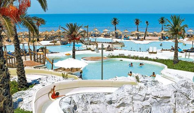 Anspruchsvolle Familien checken im Grecotel Olympia Oasis in Kyllini ein##Foto: Anspruchsvolle Familien checken im Grecotel Olympia Oasis in Kyllini ein