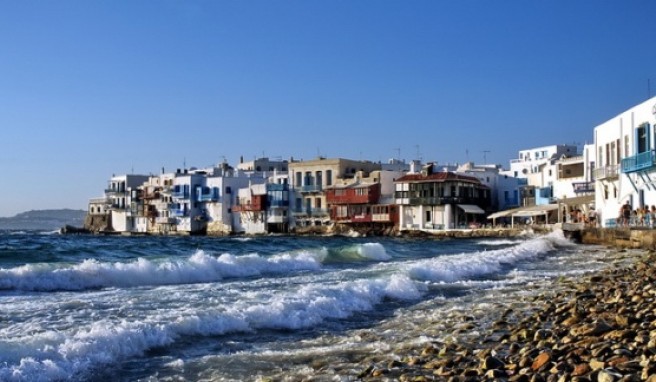 Die charakteristischen Häusschen säumen die Hafenpromenade von Mykonos-Stadt.