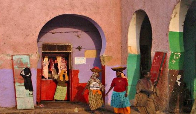 Farbenfrohes Markttreiben in Harar, Äthiopien.