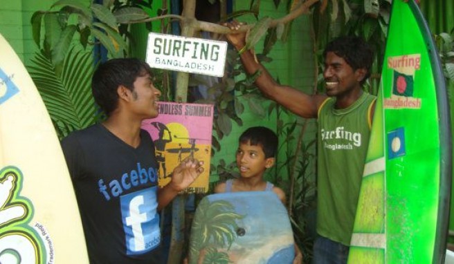 Der Küstenort Cox's Bazar ist ein beliebtes Ziel für Surfer