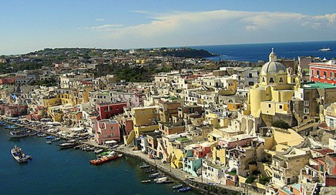 Procida, die pittoreske Fischerinsel im Golf von Neapel, Italien