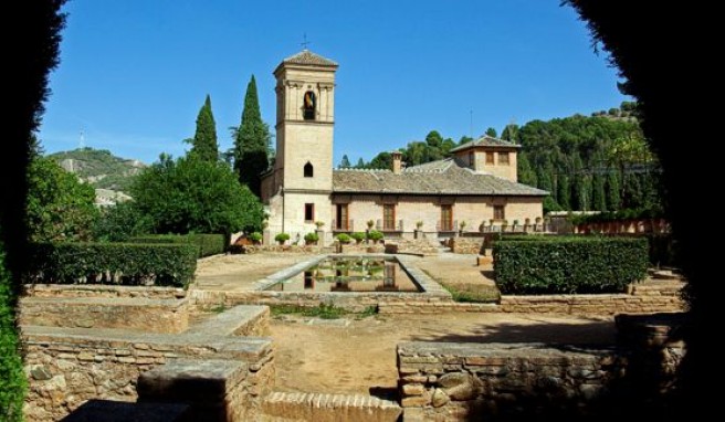 Architekturfreunde kommen in Andalusien auf ihre Kosten. Ein beliebtes Reiseziel ist die Alhambra in Granada