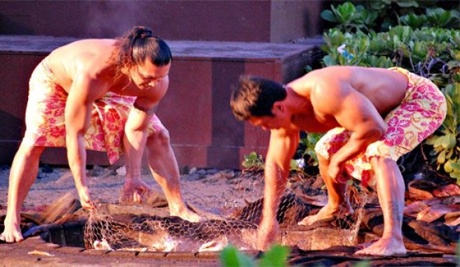 Hawaii, Amerikas Südseetraum beim Luau