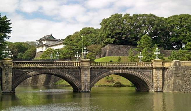 Der Kaiserpalast in Tokio, Japan, Symbol der Tradition in einem hochmodernen Land