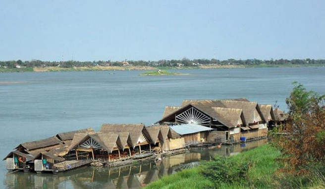 Schwimmendes Restaurant auf dem Mekong in Laos