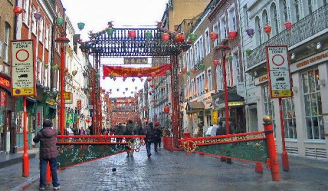 Die Gerrard Street in Soho ist Londons Chinatown, Großbritannien