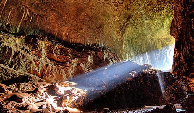 Deer Cave, eine Höhle wie ein Dom in Malaysia