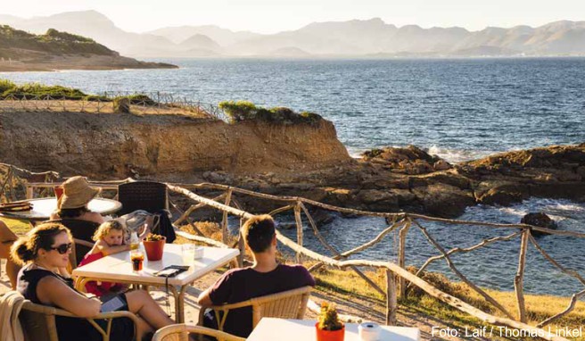 Blick auf die Bucht von Pollença vom Restaurant »Mirador de la Victoria« in Alcúdia