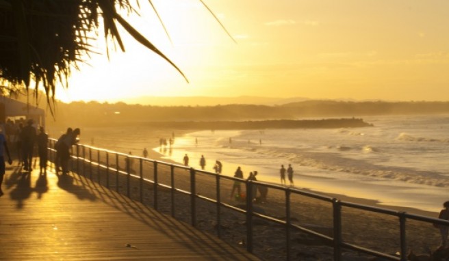 Meeting zum Sundowner an der Promenade.##Foto: flickr.com, nickpestov Meeting zum Sundowner an der Promenade.
