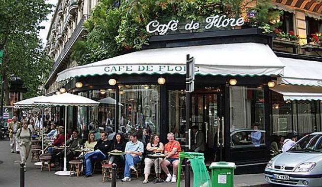 Café de Flore, Intellektuellentreff im Quartier Latin von Paris, Frankreich