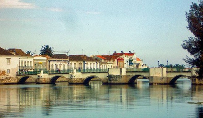 Tavira, stimmungsvolle Stadtidylle in der portugiesischen Algarve.