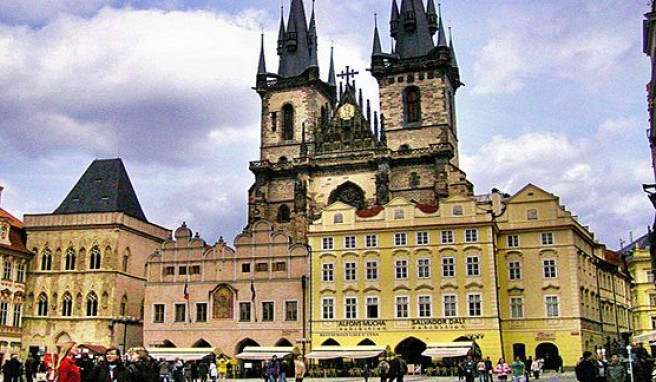 Das Altstädter Rathaus am Altstädter Ring ist einer der Sehenswürdigkeiten in Prag, Tschechien