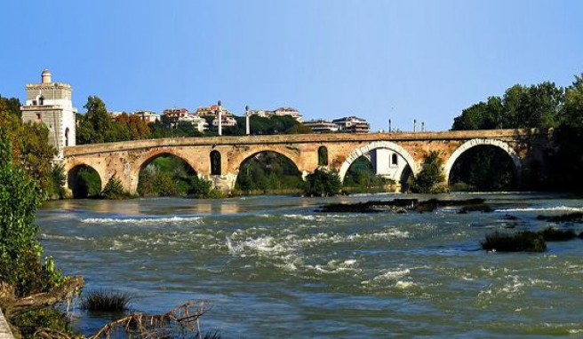 Rom, die Stadt am Tiber mit den imposanten Brücken, Ponte Milvio, Italien