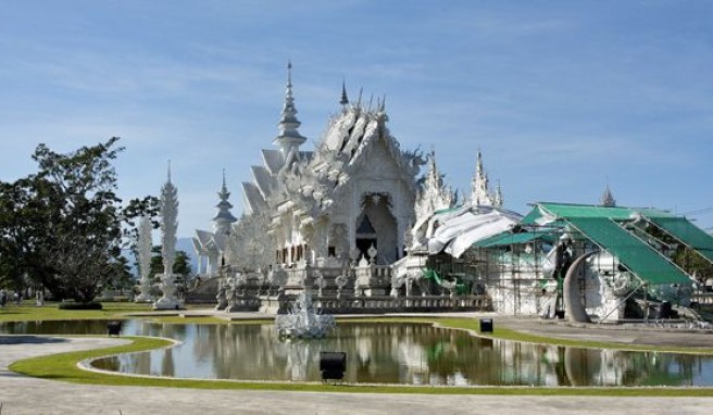 Wat Rong Khun, eine erstaunliche Tempelanlage bei Chiang Rai in Thailand