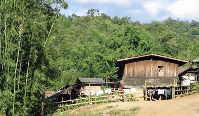 Karen-Dorf in den unzugänglichen Bergen Nord-Thailands