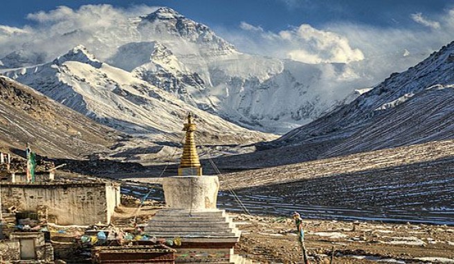 Von Lhasa in Tibet ein uneingeschränkter Blick auf den Mount Everest, China