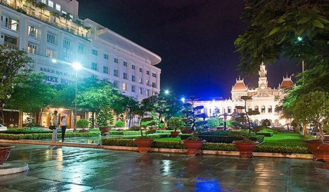 Saigon by night – immer einer Reise wert.