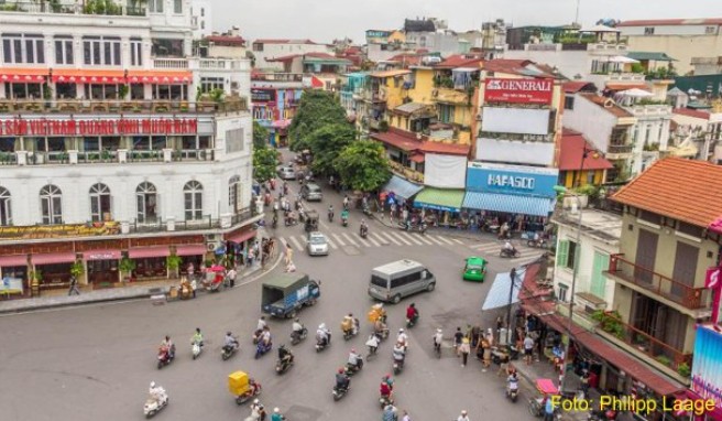 Fußgänger können sich in dem Gassengewirr der Altstadt von Hanoi leicht verirren.