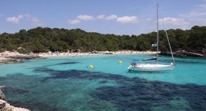 Reisetipp Spanien  Auf den Balearen Inselhüpfen mit dem Segelboot