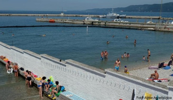 Rechts die Männer, links die Frauen: So sind die Bereiche des Stadtbads in Triest eingeteilt