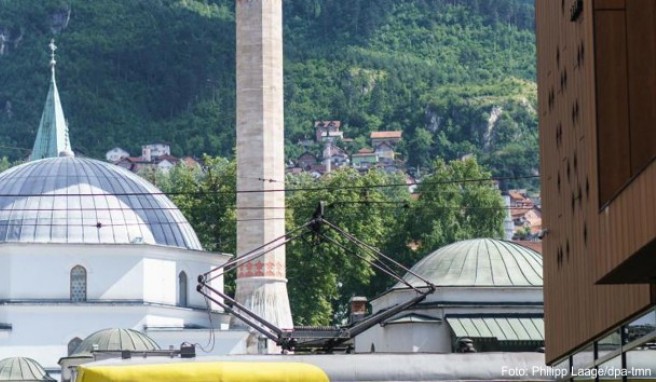 Blick auf die Kaisermoschee in Sarajevo: Die Stadt ist muslimisch geprägt, doch pflegt einen entspannten und liberalen Lebensstil