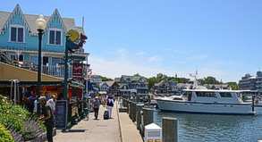 Martha's Vineyard ist eine feine Adresse. Am Hafen landet der frische Hummer