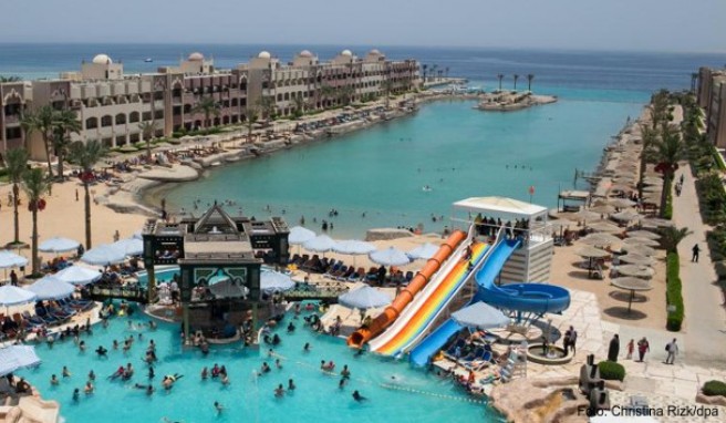 Am Strand dieses Hotels in Hurghada ereignete sich der Messerangriff. Jetzt kehrt wieder Ruhe ein