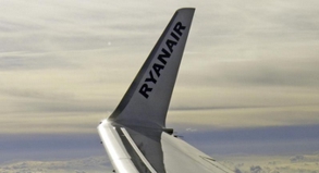 Billigflieger wie Ryanair, Easyjet und Wizz drängen immer stärker auf den deutschen Markt. Sie machen Germanwings und Air Berlin Konkurrenz