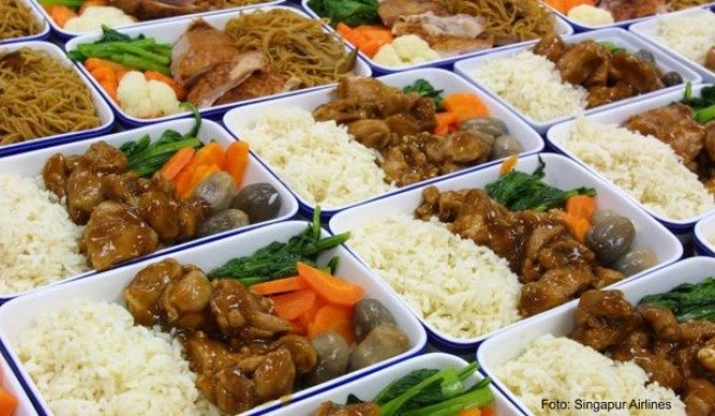 Die meisten Fluggesellschaften bieten aus kostentechnischen Gründen kein frisch zubereitetes Essen an Bord an. Mit Ausnahme einer australischen Airline