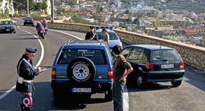 Crash auf der Ferienfahrt: SOS International muss häufig bei Verkehrsunfällen helfen