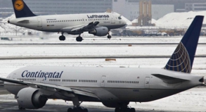 Flugausfall bei Winterwetter: Airline zahlt den Zug