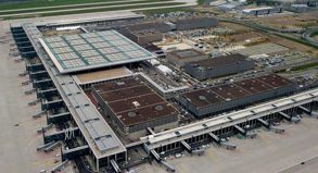 Das Mega-Projekt verzögert sich: Der neue Hauptstadtflughafen in Berlin wird erst nach dem Sommerferien eröffnet.##Foto: Patrick Pleul Das Mega-Projekt verzögert sich: Der neue Hauptstadtflughafen in Berlin wird erst nach dem Sommerferien eröffnet.
