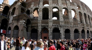 Kolosseum in Rom - Wegen des Generalstreiks sollen in Italien etwa Museen und andere Sehenswürdigkeiten geschlossen werden.