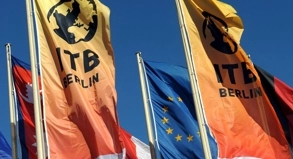 Allen Krisen zum Trotz: Die Deutschen lassen sich durch Unruhen in Nordafrika oder den wankenden Euro nicht vom Reisen abhalten. Die Tourismusbranche ist optimistisch.##Foto: Messe Berlin Allen Krisen zum Trotz: Die Deutschen lassen sich durch Unruhen in Nordafrika oder den wankenden Euro nicht vom Reisen abhalten. Die Tourismusbranche ist optimistisch.
