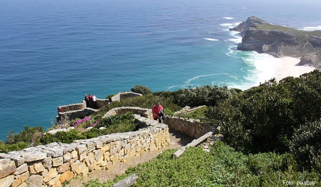 Den besten Blick auf die felsige Landzunge des »Kap der guten Hoffnung« offeriert der Cape Point Den besten Blick auf die felsige Landzunge des »Kap der guten Hoffnung« offeriert der Cape Point