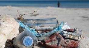 Kein Schadenersatz  Verdreckter Strand am Urlaubsort