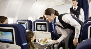 Kind an Bord: So fliegen Familien entspannt