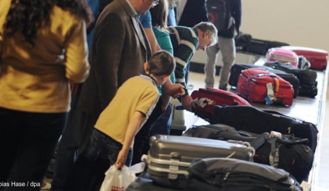 Am Gepäckband wartet manchmal eine böse Überraschung: ein beschädigter Koffer. Die Airline muss für den Schaden aufkommen