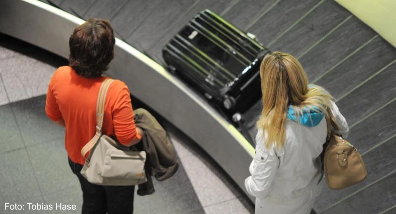Das passiert mit verlorenem Gep&auml;ck Warten am Kofferband