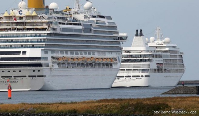 Handy und Kreditkarte Kostenfallen auf Kreuzfahrtschiffen