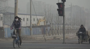 Mega-Smog in Peking Im Hotel bleiben oder Atemschutz tragen