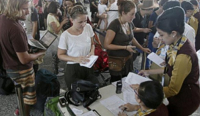 Das Chaos auf dem Flughafen der indonesischen Insel Lombok dürfte sich bald wieder auflösen. Der Flugverkehr, der wegen eines Vulkanausbruchs gestoppt worden war, ist wieder freigegeben