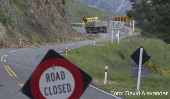 Das Erdbeben in Neuseeland hat zahlreiche Straßen zerstört. Reisende müssen daher mit Straßensperrungen rechnen