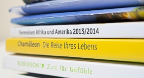 Urlaubslektüre: Die Kataloge der Veranstalter für den Sommer 2013 liegen seit kurzem in den Reisebüros.