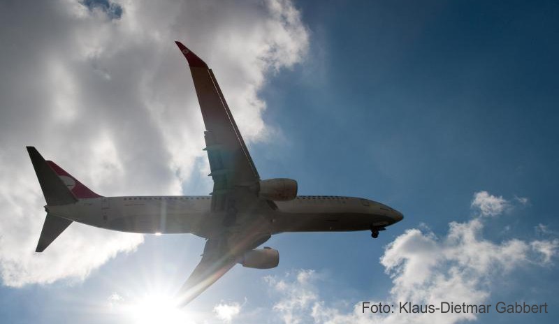 Bestätigt, dann storniert  Passagier muss nicht zum Schalter